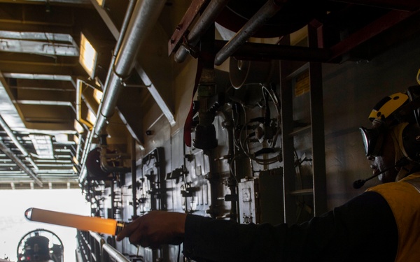 USS John P. Murtha LCAC Operations