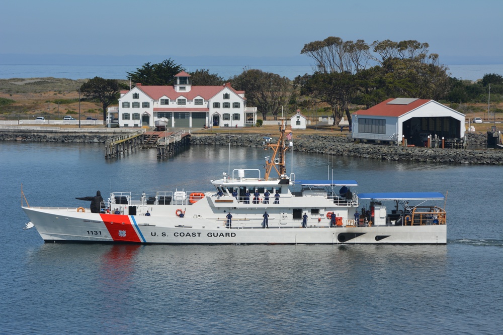 Coast Guard Cutter Terrell Horne arrives in Humboldt Bay