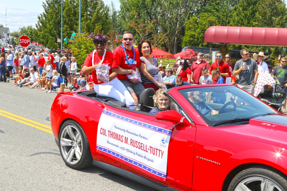 42nd MP Bde Soldiers featured in Fourth of July parade