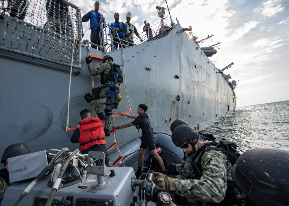 USS Carney (DDG 64)