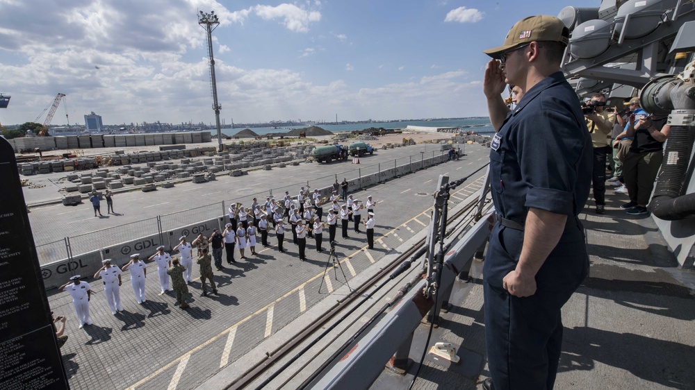 USS Carney (DDG 64)