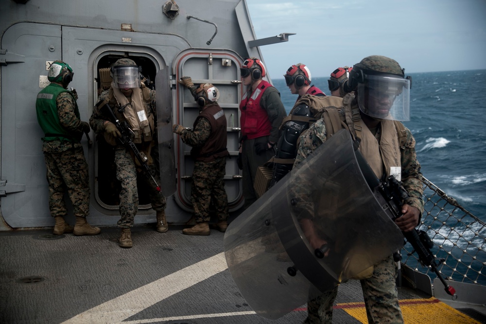 31st MEU conducts simulated embassy reinforcement