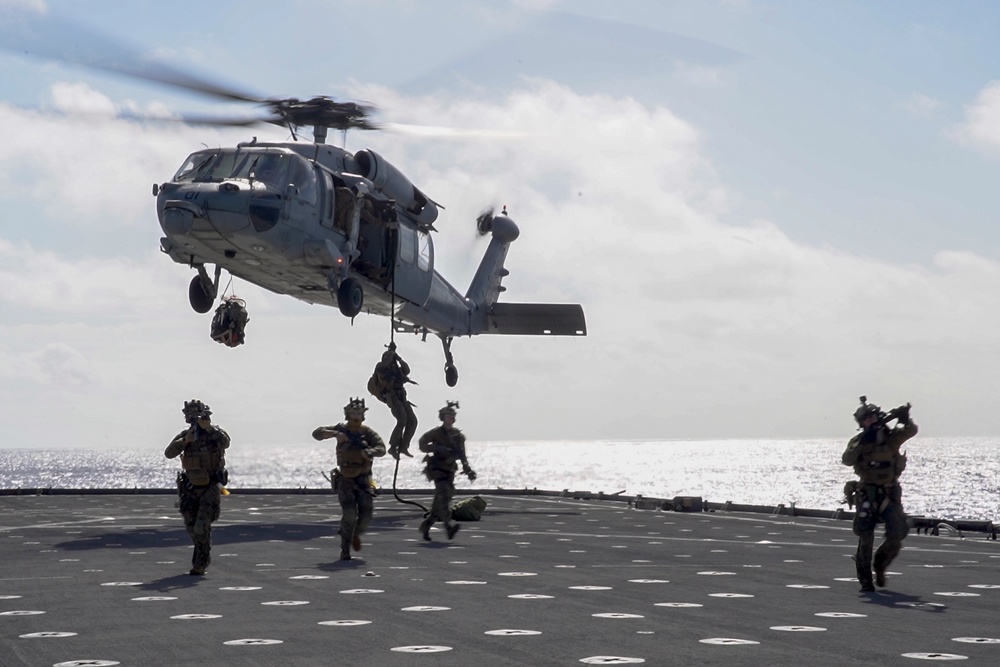 31st MEU Force Reconnaissance Marines execute VBSS