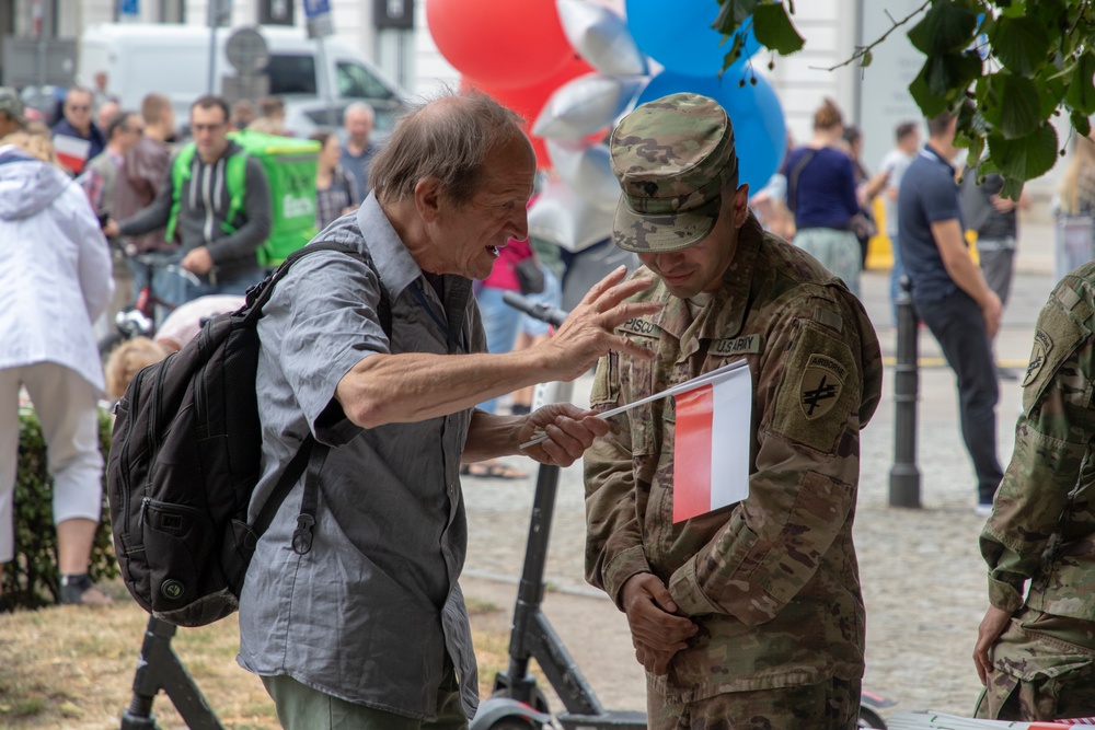 U.S. Soldiers participate in Freedom Festival