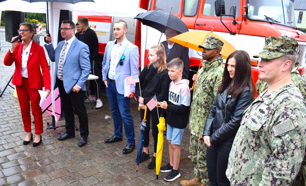 U.S. Navy Sailors Celebrate Independence Day at Local Community Event in Poland