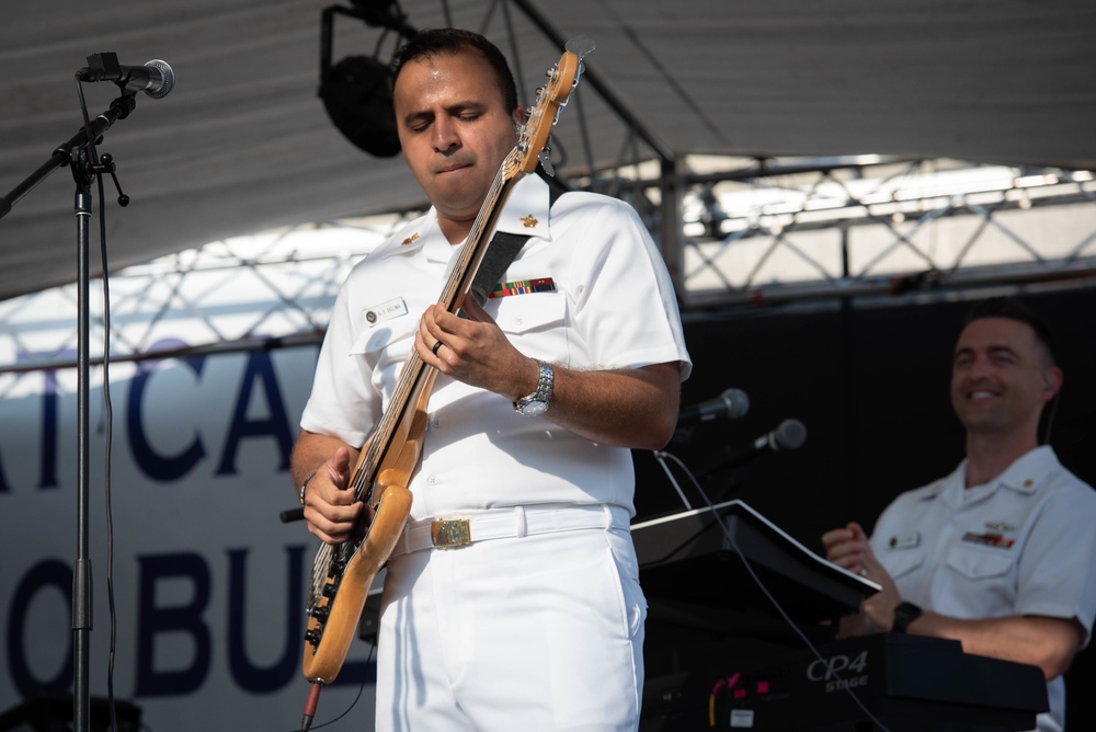 Navy Band visits Reading
