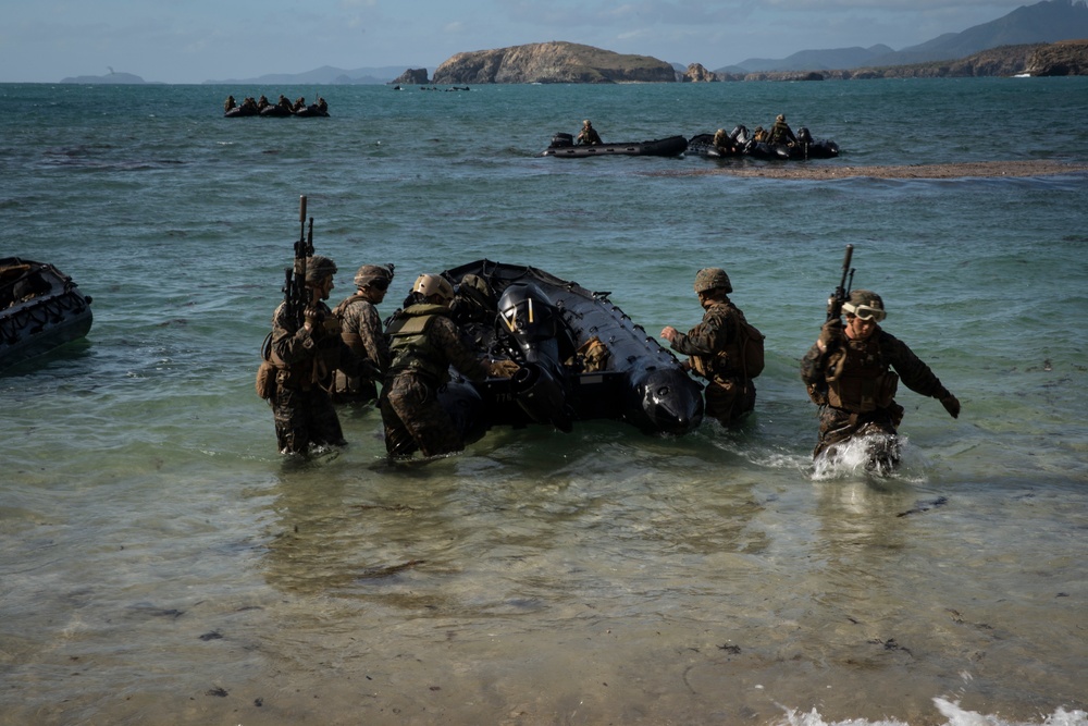 31st MEU Marines execute boat raid exercise on Townshend Island