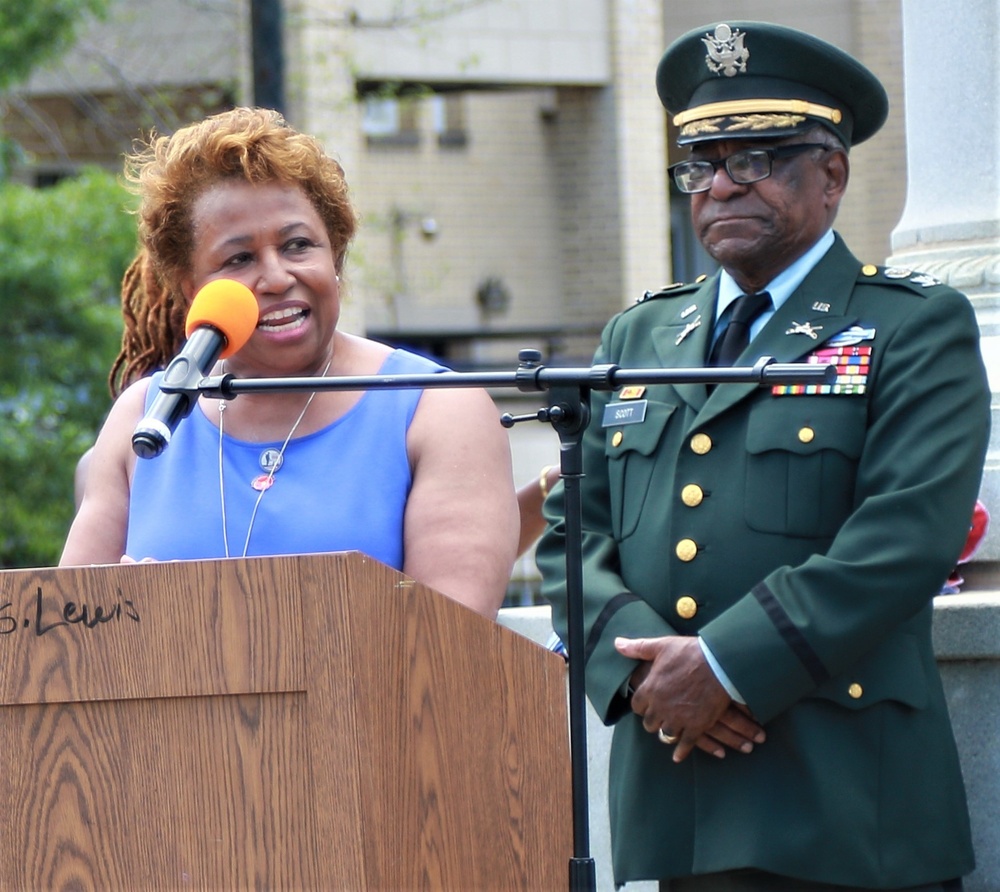 Monument Dedication Honors Illinois National Guard's Famed 8th Infantry Regiment