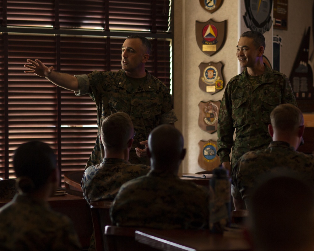 JGSDF Colonel Nakagawa speaks to MWSS-171 Officers