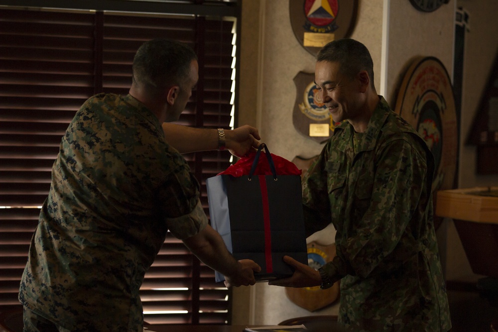 JGSDF Colonel Nakagawa speaks to MWSS-171 Officers