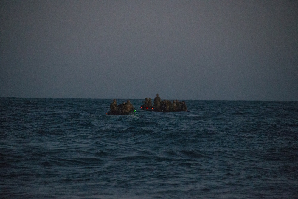 31st MEU Marines conduct amphibious insert into reconaissance, surveillance