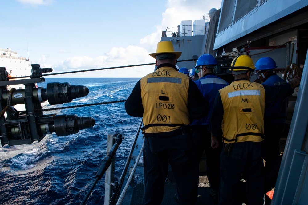 USS Green Bay (LPD 20) Replenishment-at-sea