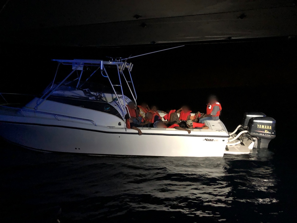 Coast Guard interdicts 14 Haitian migrants, 1 Dominican migrant and 1 suspected smuggler 12 miles east of Boynton Beach