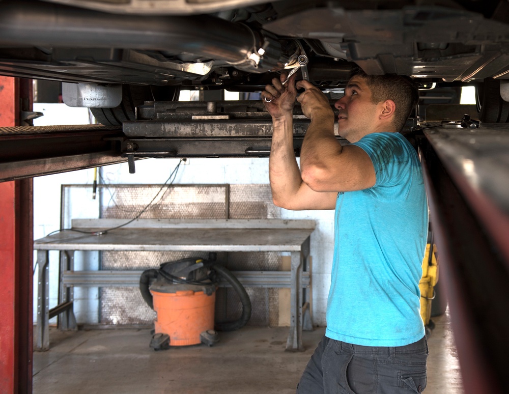 Airmen use Auto Hobby Shop for cheaper car repairs