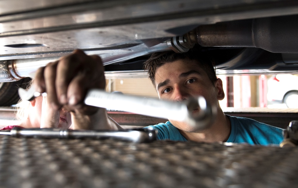 Airmen use Auto Hobby Shop for cheaper car repairs
