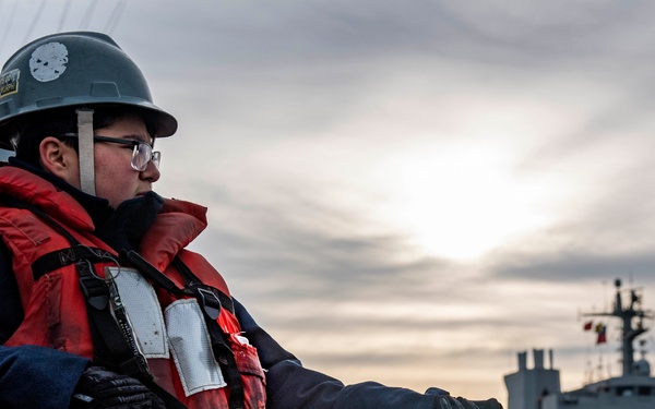 USS Michael Murphy and CNS Araucano Conduct RAS During Teamwork South