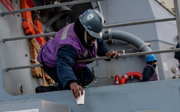 USS Michael Murphy and CNS Araucano Conduct RAS During Teamwork South