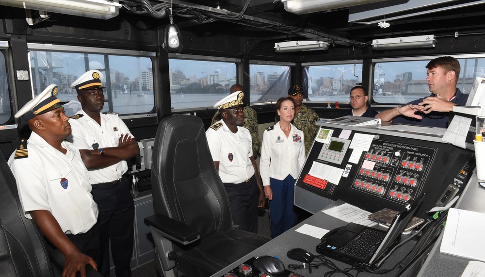 Senegalese Navy Chief of Naval Staff Tours USNS Carson City