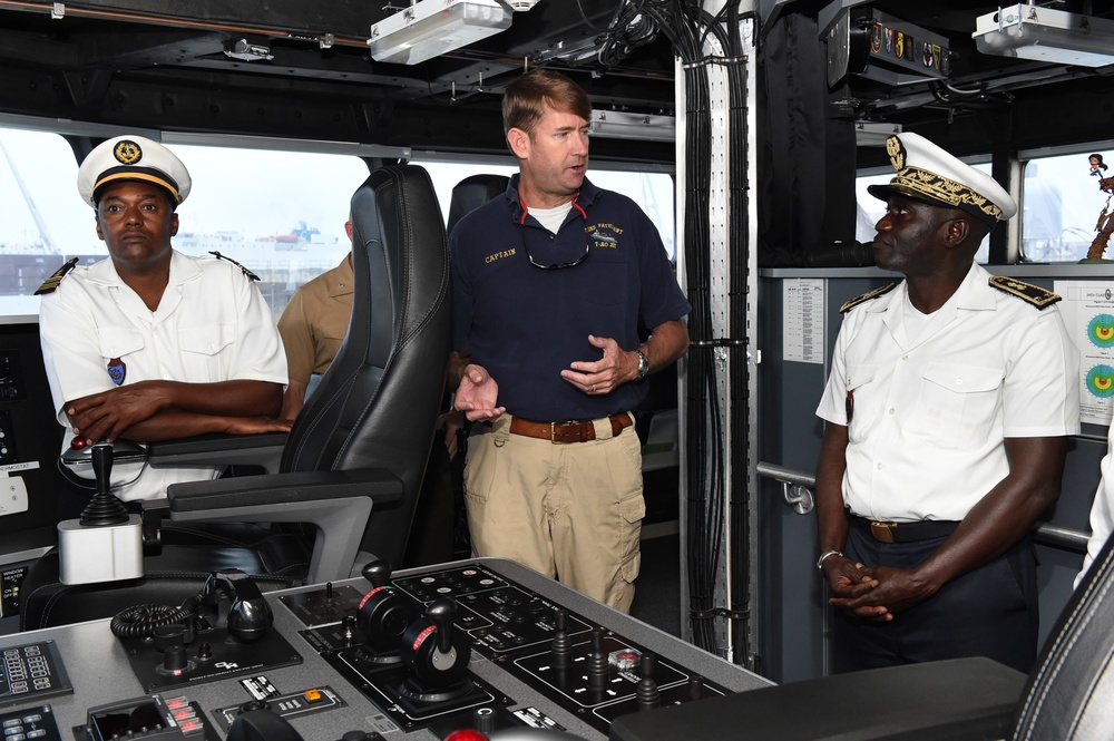 Senegalese Navy Chief of Naval Staff Tours USNS Carson City