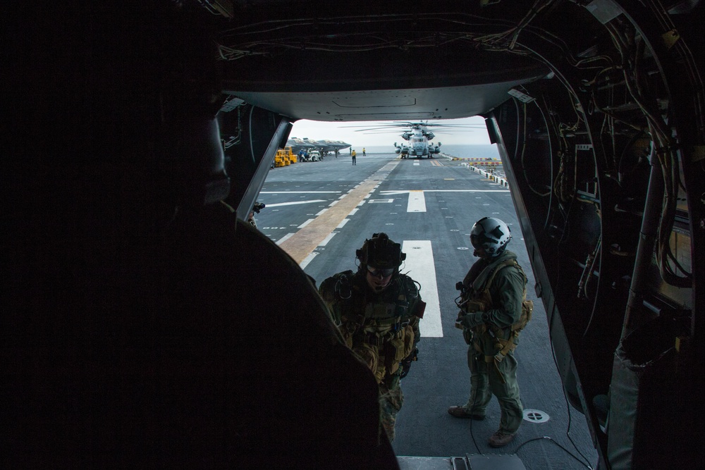 31st MEU Marines conduct HALO insert into Shoalwater Bay Training Area