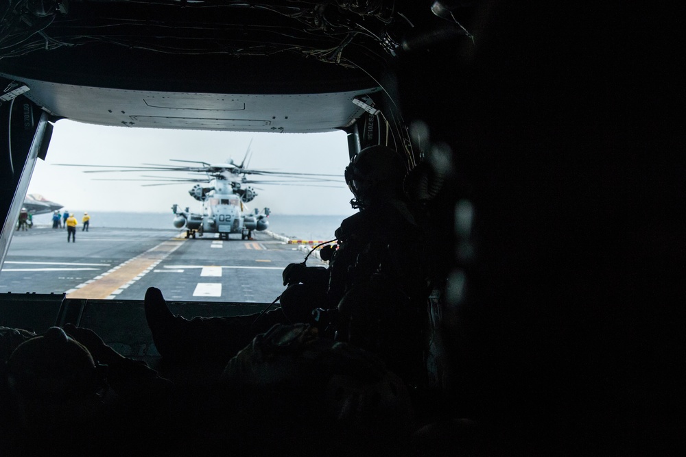 31st MEU Marines conduct HALO insert into Shoalwater Bay Training Area