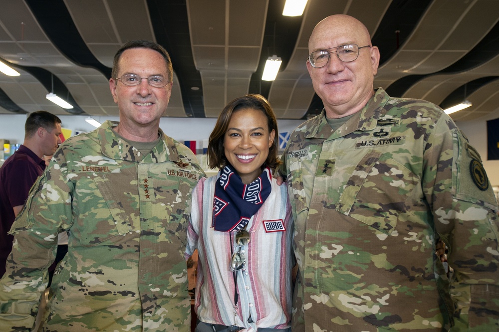 2019 USO Star Spangled Variety Tour comes to CLDJ