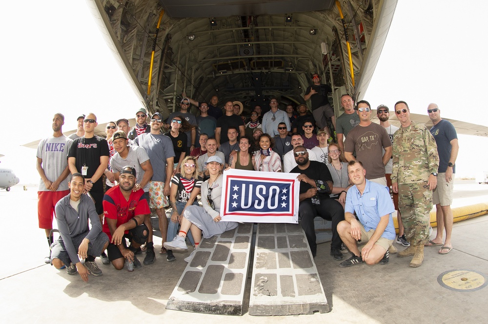 2019 USO Star Spangled Variety Tour comes to CLDJ