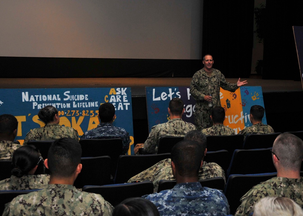 Command Master Chief Bill Houlihan, Navy Region Southeast, visited Naval Air Station Fort Worth Joint Reserve Base, Texas