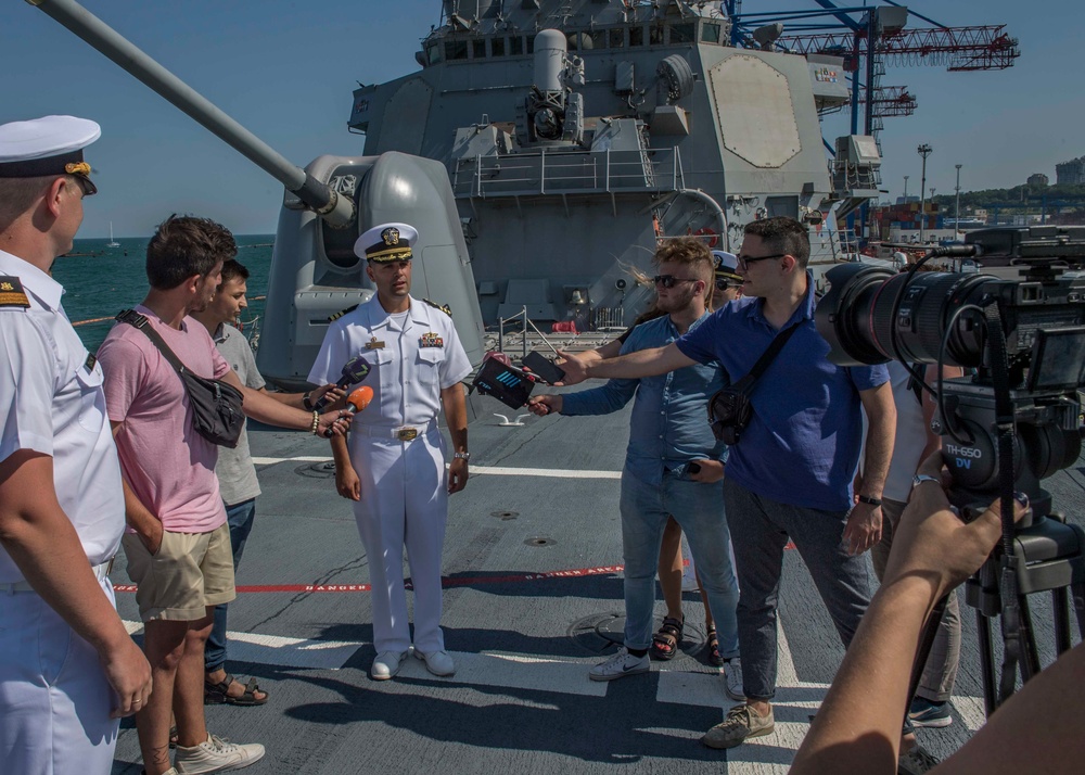 USS Carney (DDG 64)