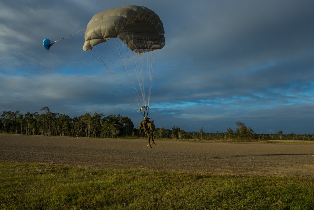 31st MEU Marines conduct HALO insert into Shoalwater Bay Training Area