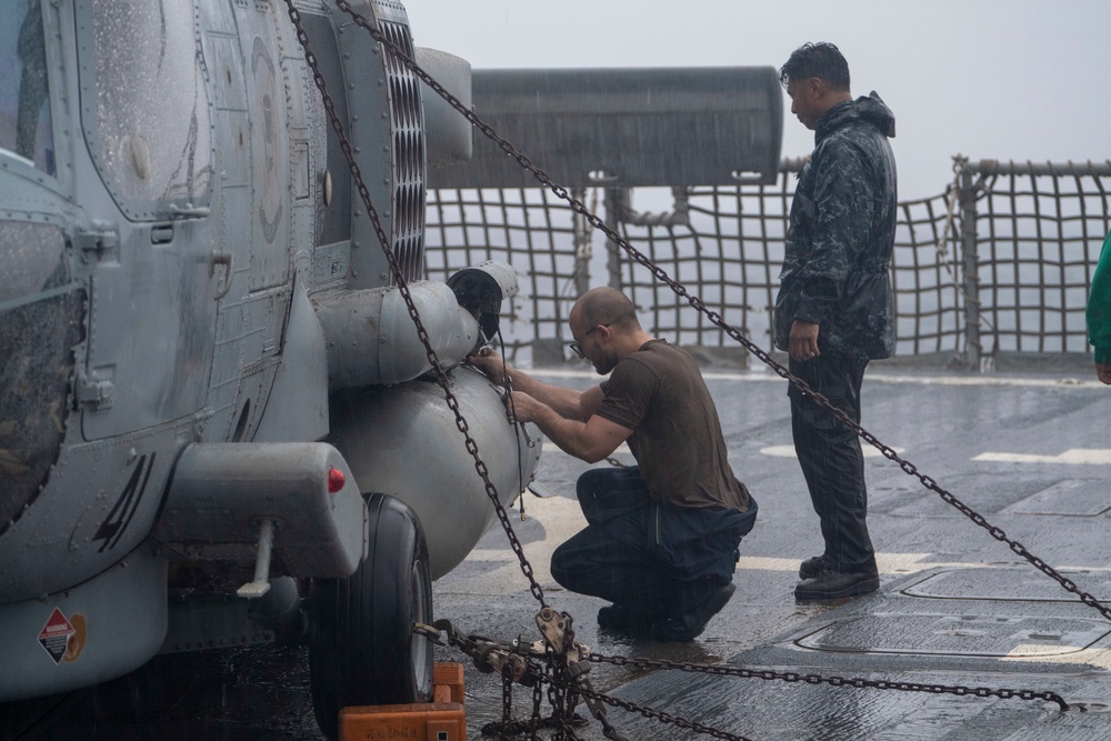 USS MOMSEN Conducts Replenishment-at-Sea