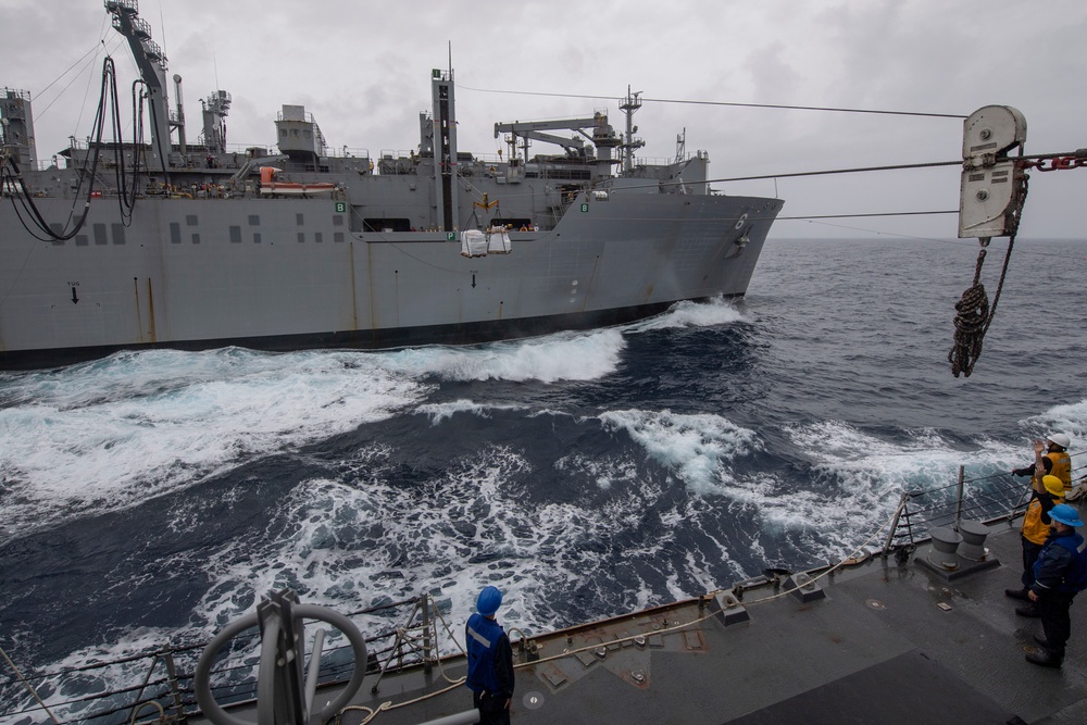 USS MOMSEN Conducts Replenishment-at-Sea