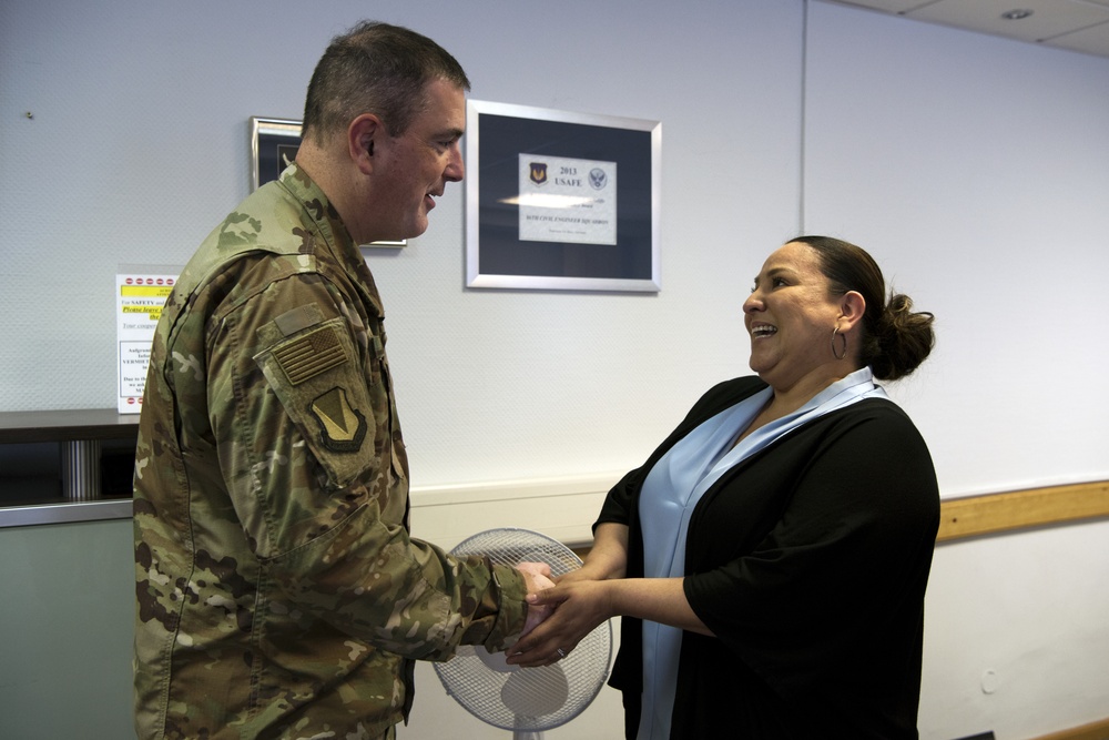 Retired Airman earns Airlifter of the Week for outstanding customer service