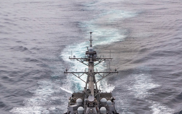 USS Michael Murphy and CNS Araucano Conduct Replenishment-at-Sea During Teamwork South
