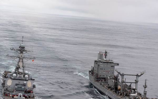 USS Michael Murphy and CNS Araucano Conduct Replenishment-at-Sea During Teamwork South