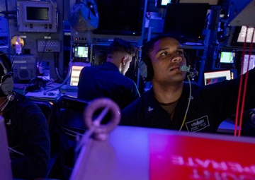 USS John P. Murtha Night Ops
