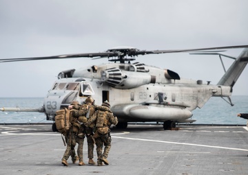 31st MEU Force Reconnaissance Marines execute visit, board, search and seizure aboard USS Ashland