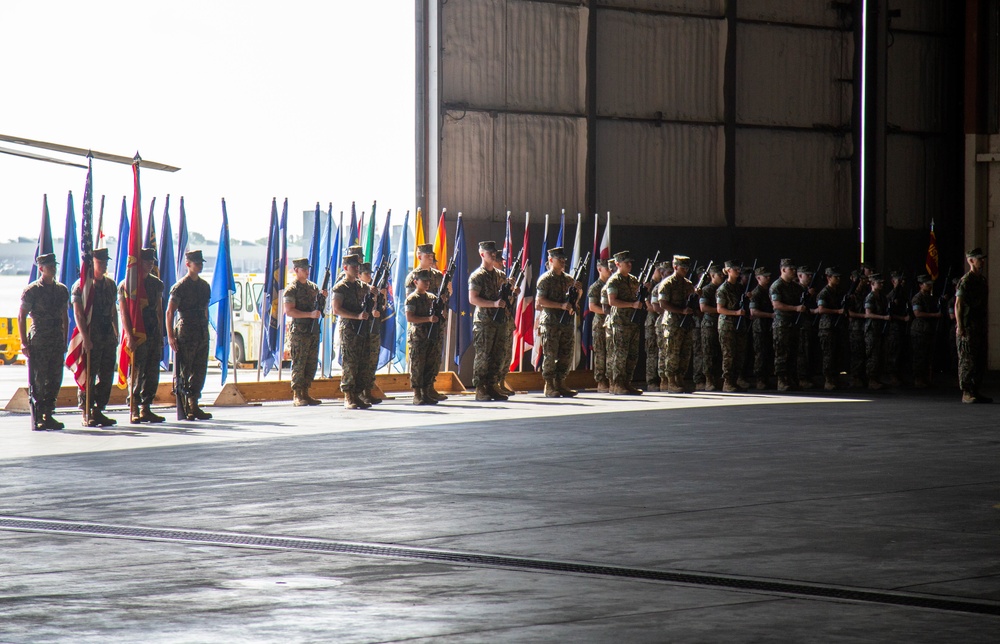 HMH-366 - Change of Command