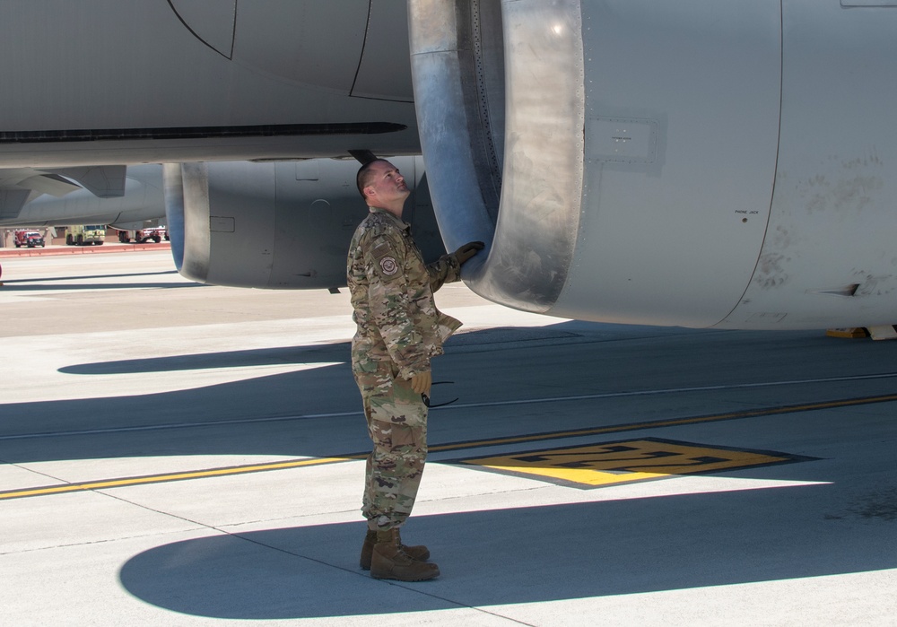 660th AMXS Flying Crew Chiefs