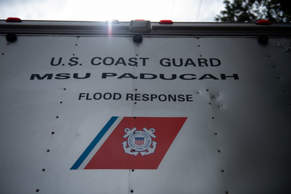 Coast Guard shallow water response team deploys to Covington, Louisiana