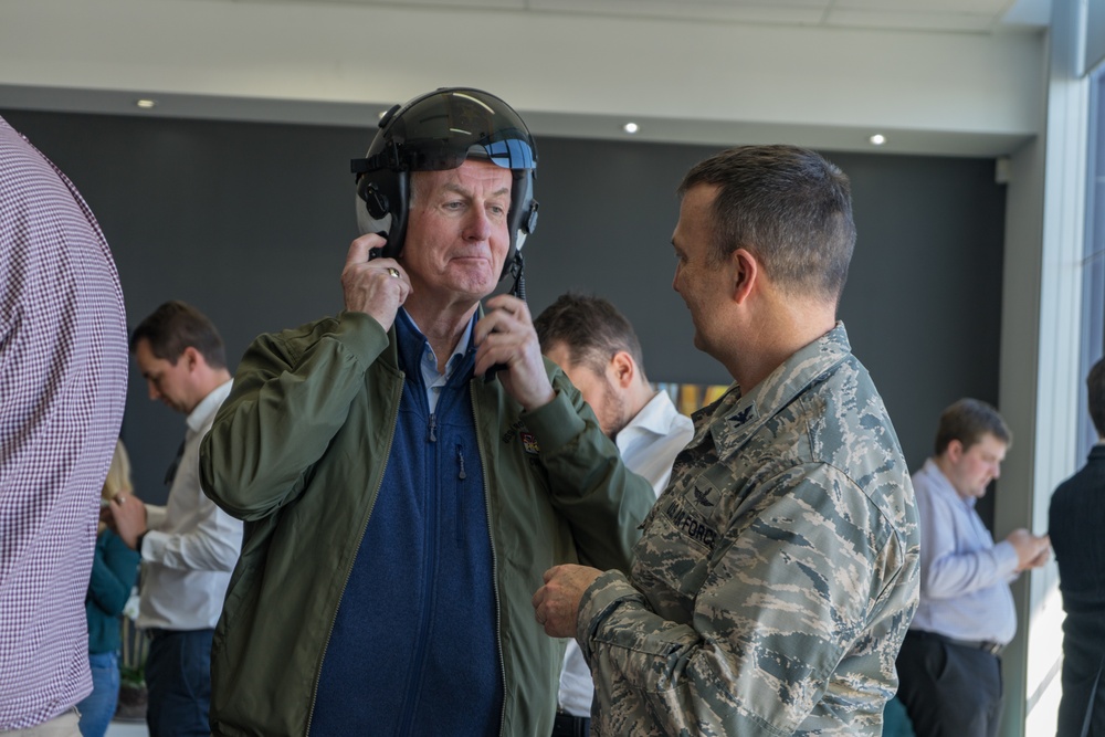 U.S. Ambassador to Australia, Australian Prime Minister visit USS Ronald Reagan