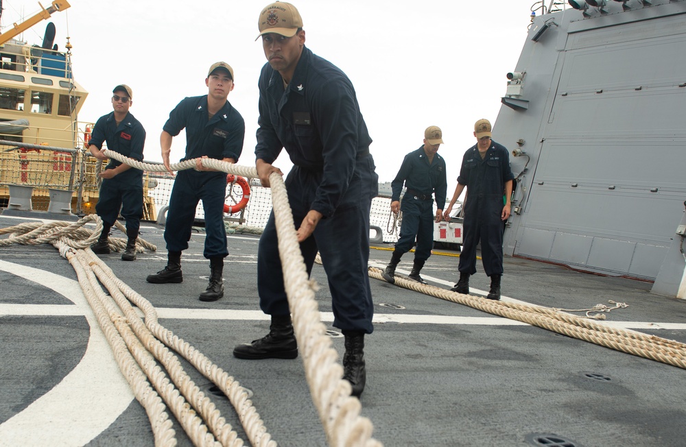 USS Farragut departs Mayport, Florida