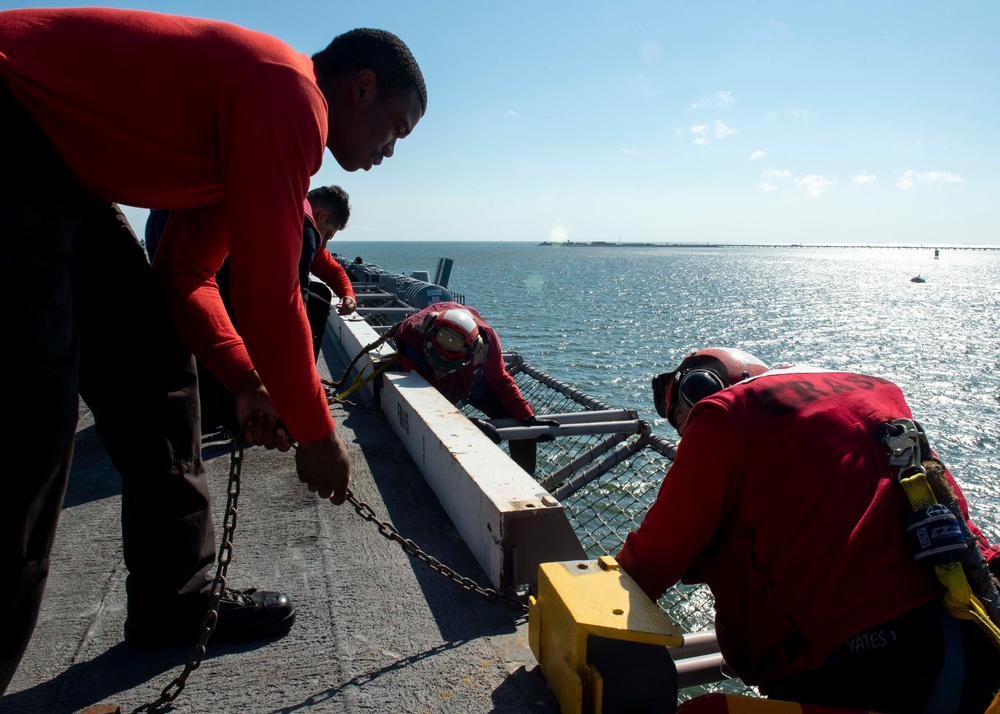 USS Dwight D. Eisenhower (CVN 69)