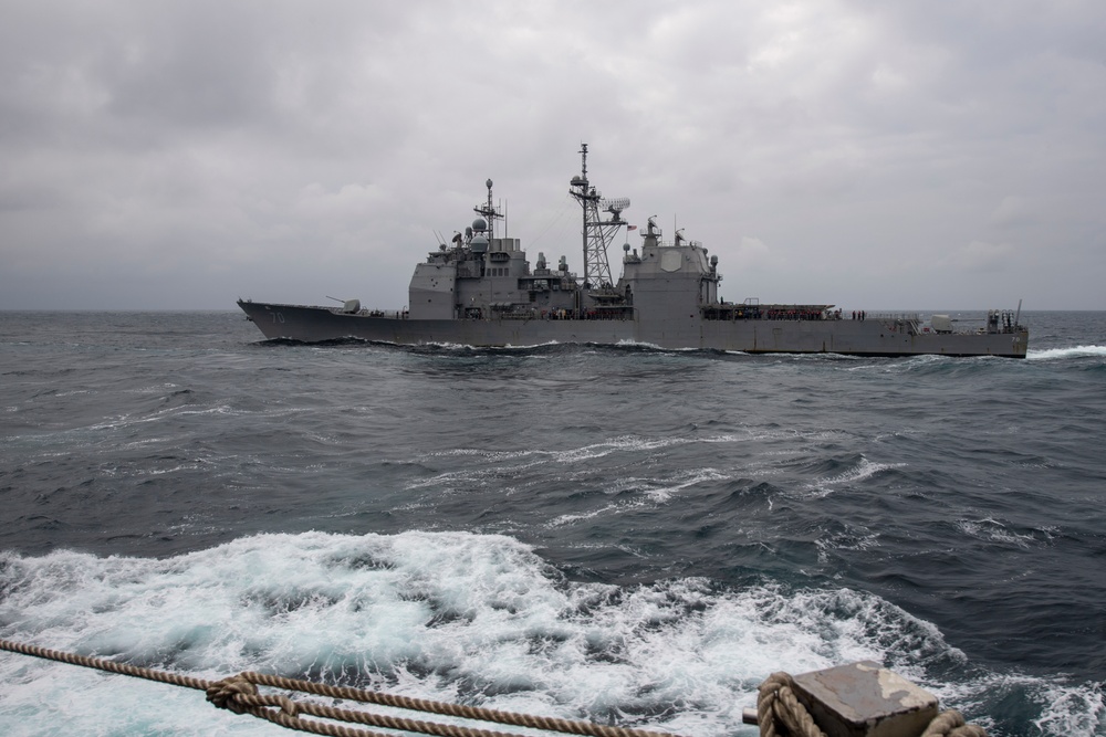 USS MOMSEN Conducts Replenishment-at-Sea