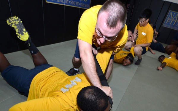 USS Frank Cable Sailors Take SRF-B course.