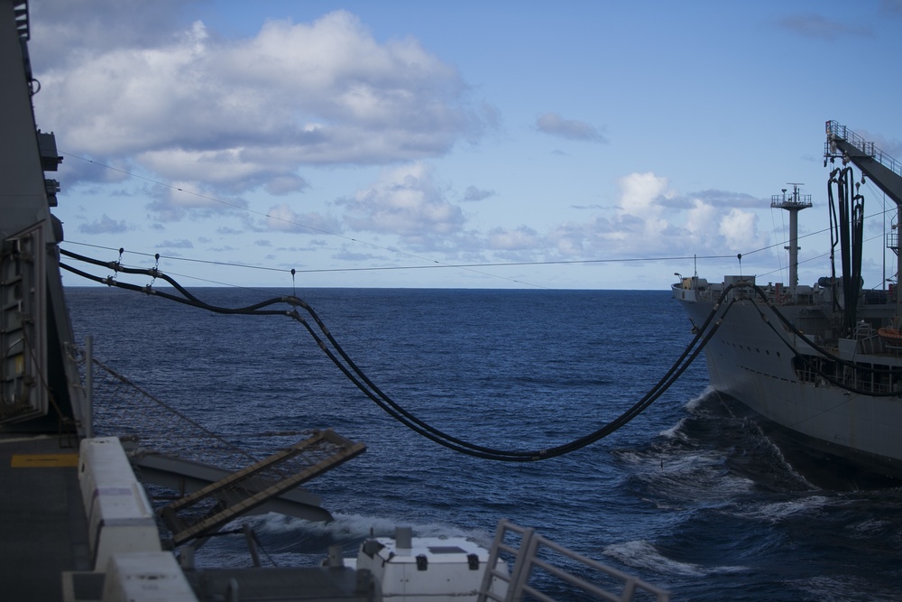 USS Green Bay conducts resupply at sea during Talisman Sabre 2019