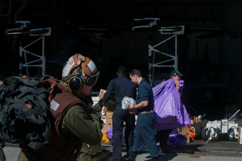 USS Green Bay conducts resupply at sea during Talisman Sabre 2019