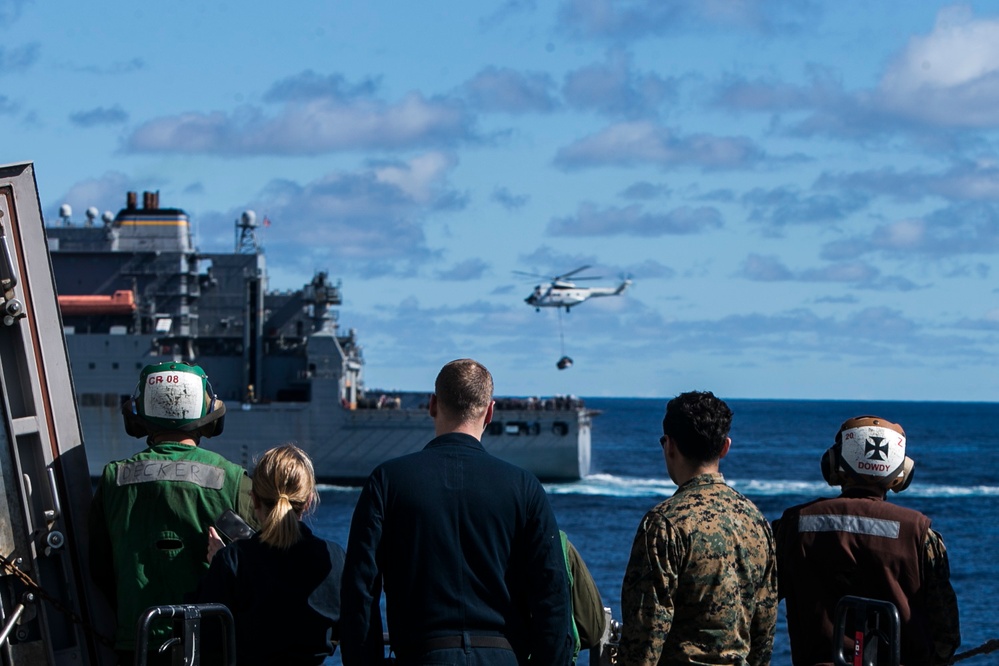USS Green Bay conducts resupply at sea during Talisman Sabre 2019