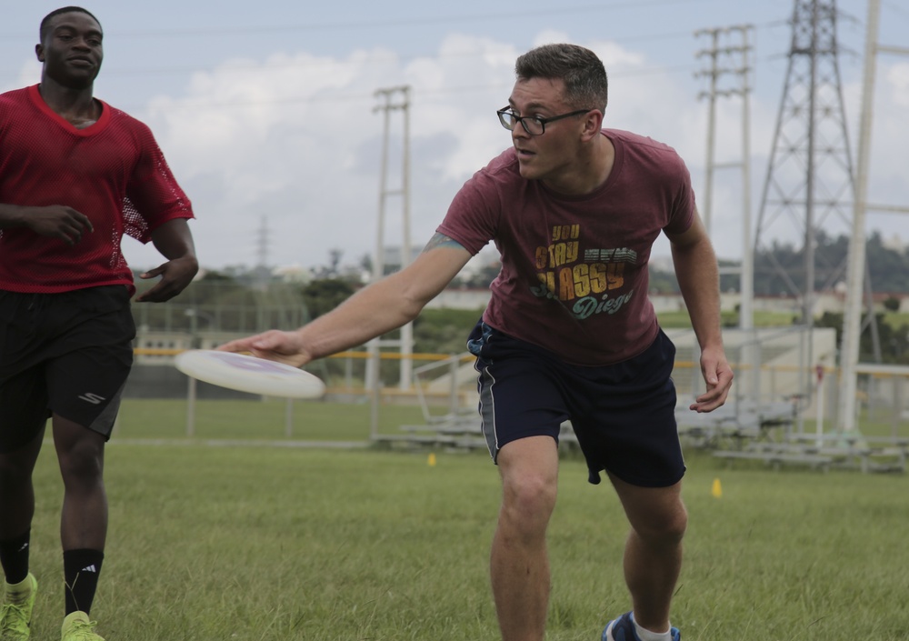 etisk Pind ris DVIDS - Images - Marines participate in an ultimate frisbee game organized  by the Single Marine Program [Image 5 of 10]