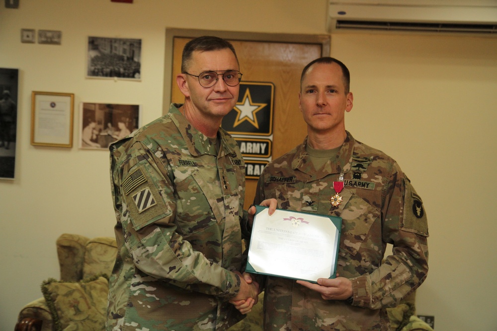 Red Bull Division Command Group Receives Awards